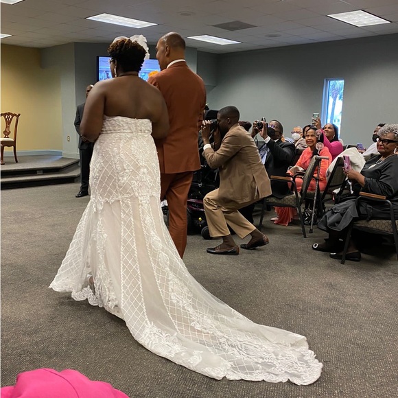 Ivory Weddings Dress - Picture 6 of 7